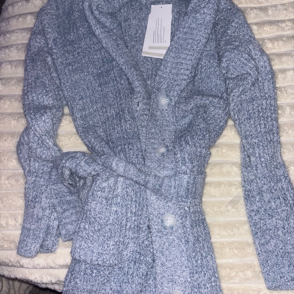 Elegant Gray Knit Cardigan